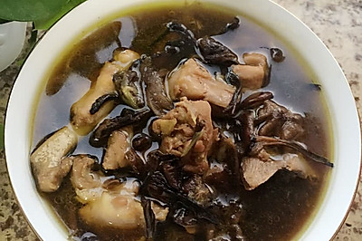 小鸡炖蘑菇
