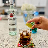 自由古巴—— 朗姆可乐鸡尾酒的做法图解4