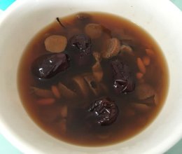 山楂紅棗枸杞瘦身美顏湯的做法