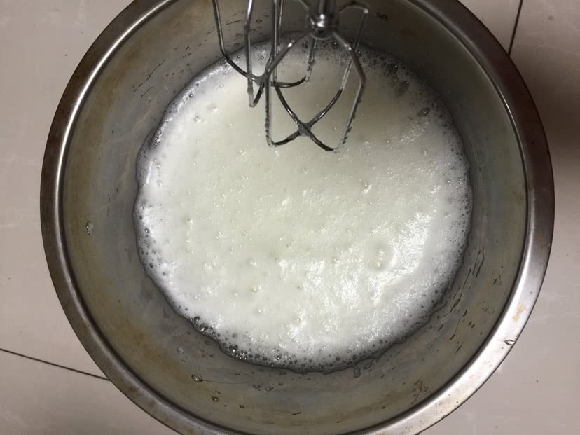 戚风蛋糕的做法图解3