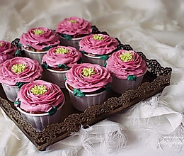 #金龙鱼精英百分百烘焙大赛颖涵战队#奶油霜裱花杯子磅蛋糕的做法