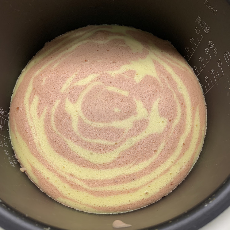 樱花粉的斑马纹蛋糕 电饭煲也能做出来的做法