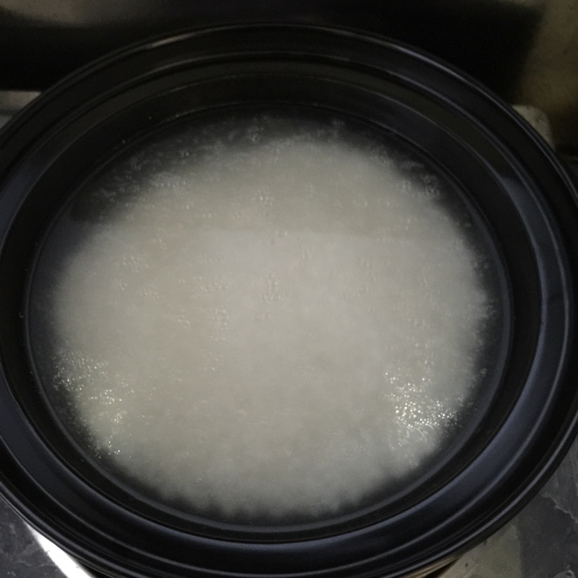 腊肠煲仔饭的做法图解3
