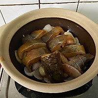 啫啫鲈鱼煲的做法图解7