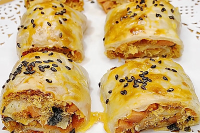 手抓饼的花样吃法：酥皮火腿肉松卷