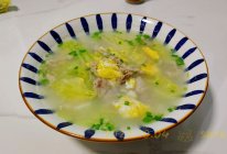 煎蛋白菜滑肉汤的做法