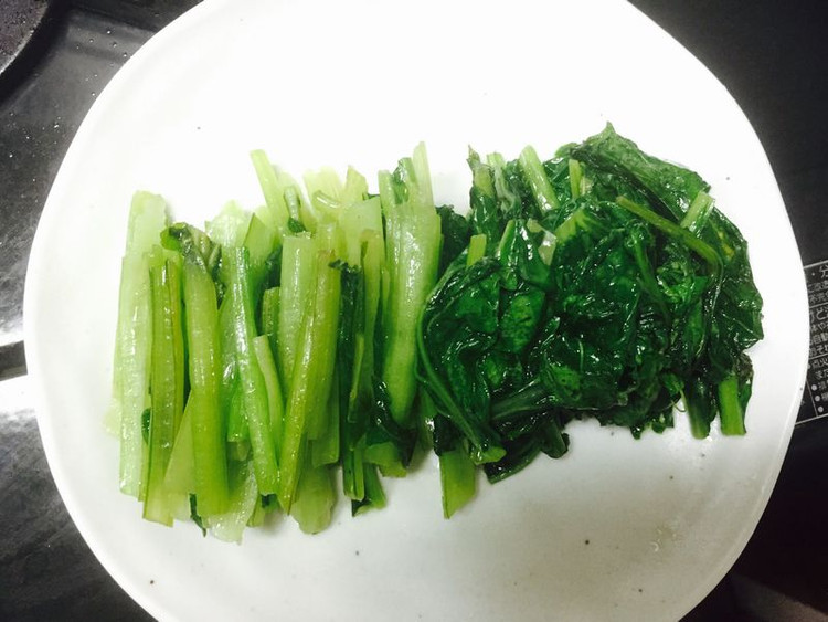 清炒小松菜（油麦菜）的做法