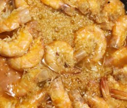 超级鲜美：蒜蓉金针菇煮白虾的做法