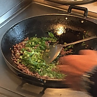 芹菜炒肉末：曼哈顿大厨教学的做法图解5