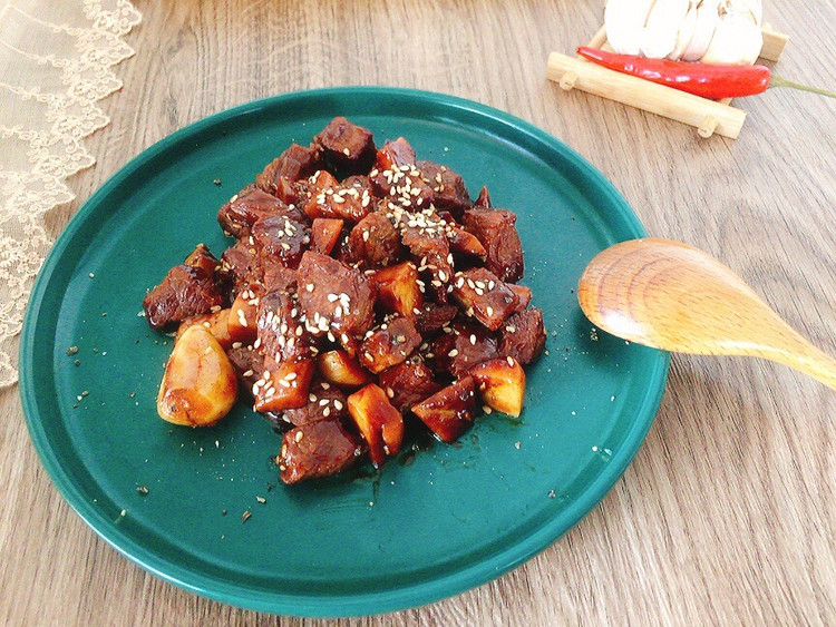 黑椒杏鲍菇牛肉粒的做法