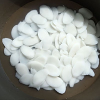 荠菜炒年糕的做法图解4