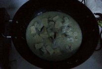 鳕鱼炖冻豆腐的做法