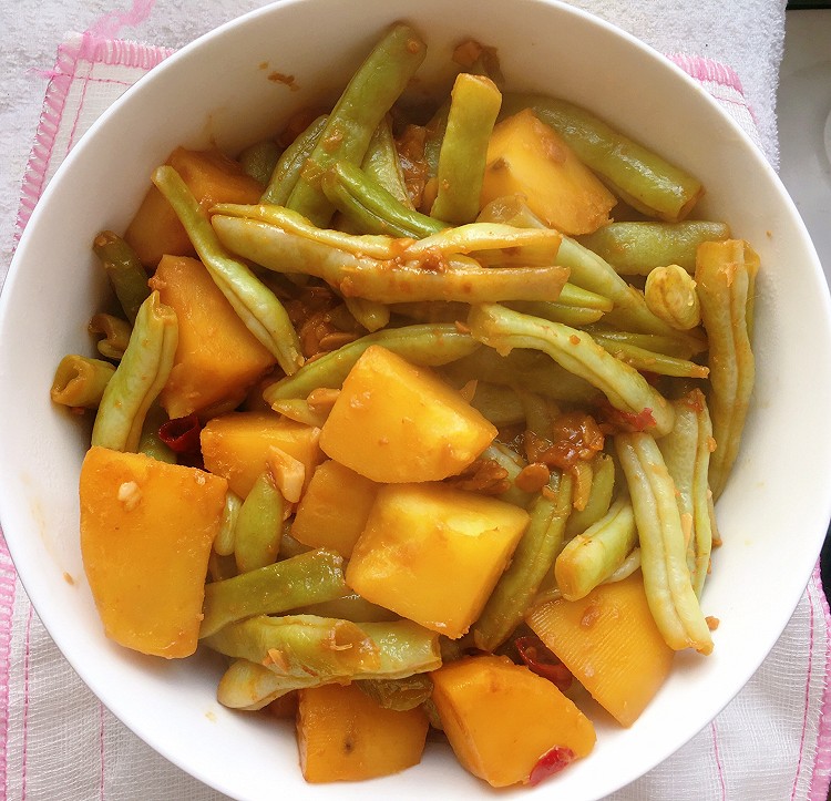 土豆炖芸豆 简便 家常 好吃～的做法