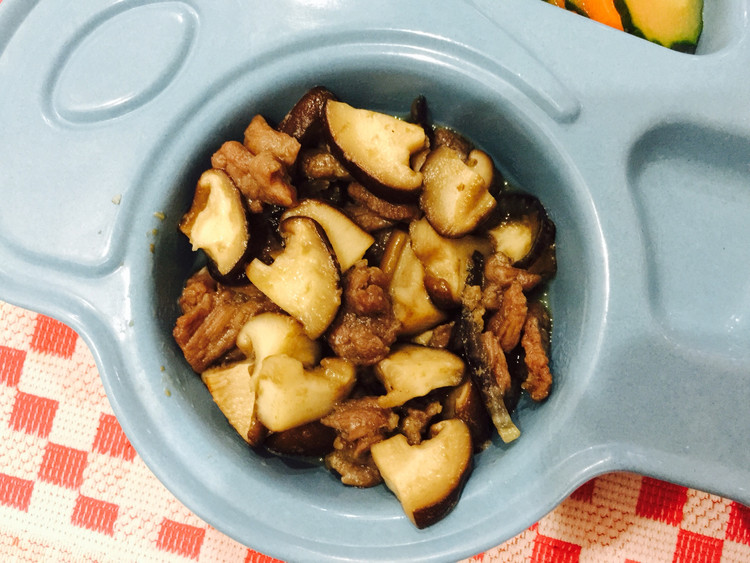 儿童餐牛肉篇①香菇炒牛肉的做法