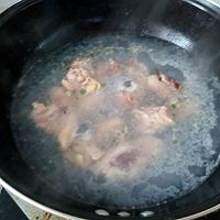 雪里蕻燒鸡腿的做法图解2