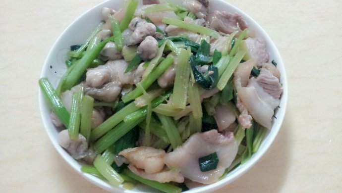 五花肉炒小生蚝