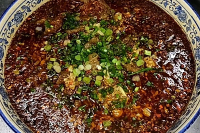 经典川菜:水煮牛肉，麻辣浓厚，咸鲜带香