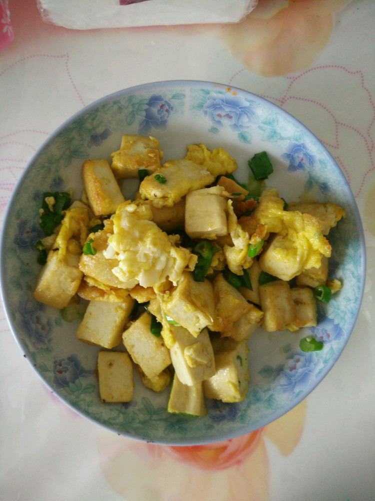 鸡蛋炒豆腐的做法