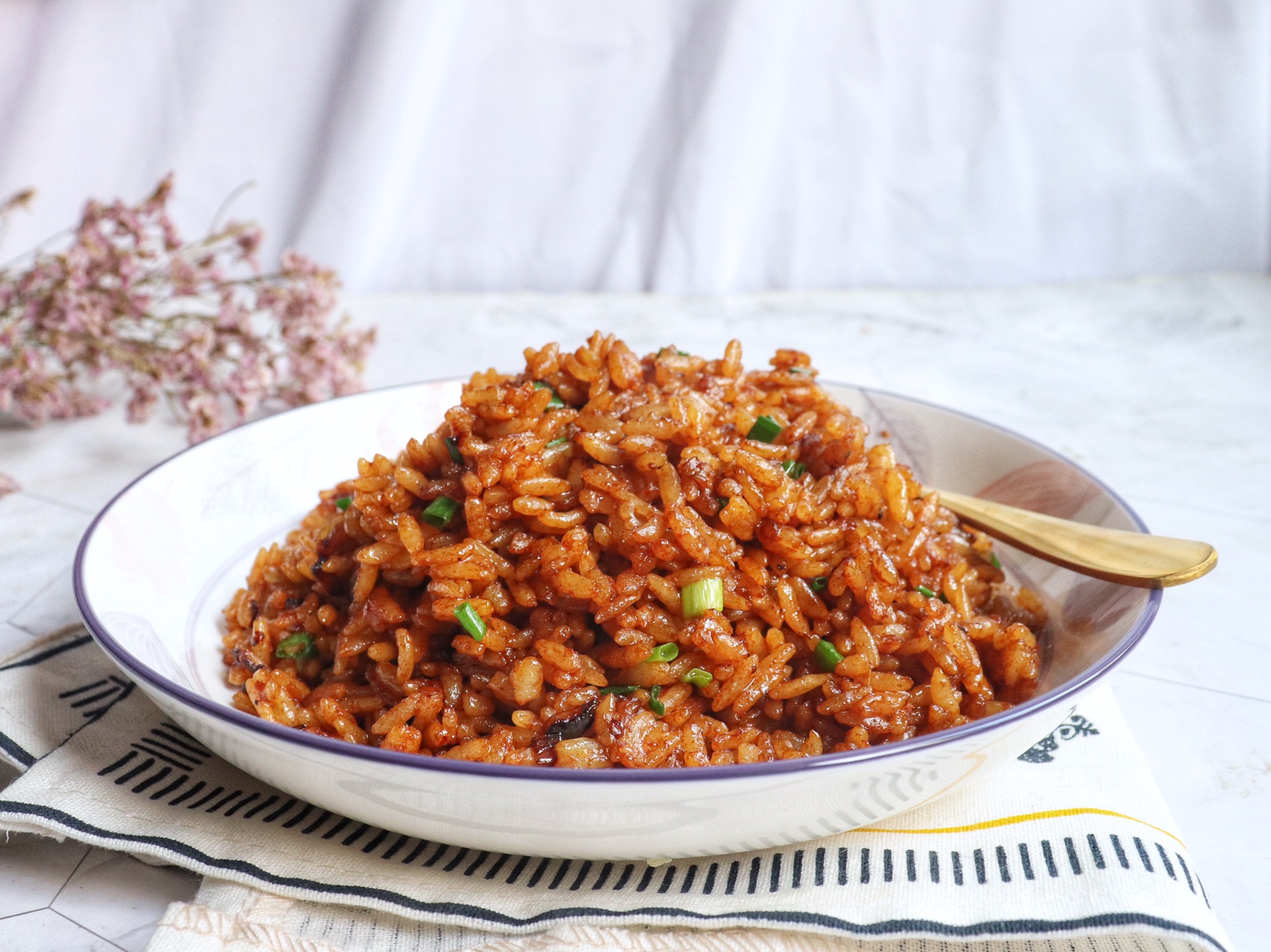 腊味炒饭怎么做_腊味炒饭的做法_Lincf_v_豆果美食