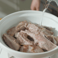 开胃又祛湿的暖身炖汤——肉骨茶的做法图解3
