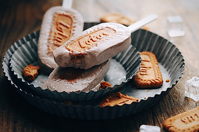 网红Lotus焦糖饼干雪糕—甜与咸的完美碰撞