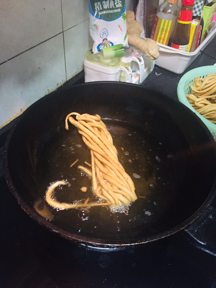 新手炸馓子（酥脆）的做法