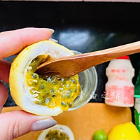 百香果柠檬雪碧养乐多｜缤纷夏日饮的做法图解4