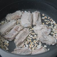 山药薏米排骨汤的做法图解5