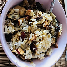 鸡松茸煲仔饭