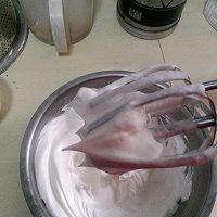 松软的戚风蛋糕的做法图解5