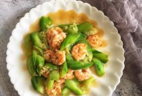 丰富餐桌味～低卡美味鲜虾炒丝瓜的做法