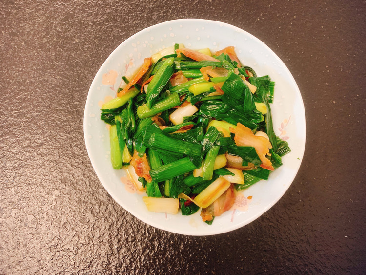 大蒜炒咸肉的做法