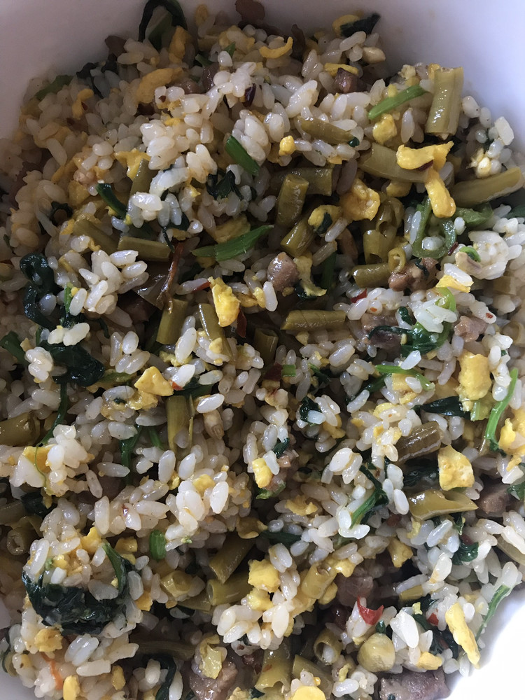 酸豆角蛋炒饭的做法