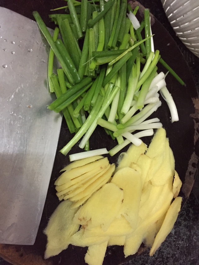 电饭煲焗鸡的做法图解1