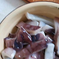 东北烧烤味—大鱿鱼海味菇的做法图解2