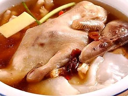 西洋参麦冬煲鸭汤的做法