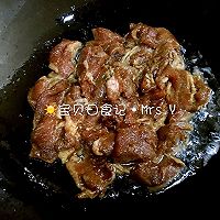 蒜苔小炒肉的做法图解3