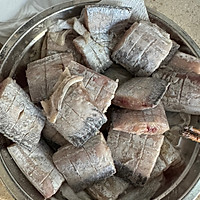 酥掉骨头的带鱼罐头的做法图解2