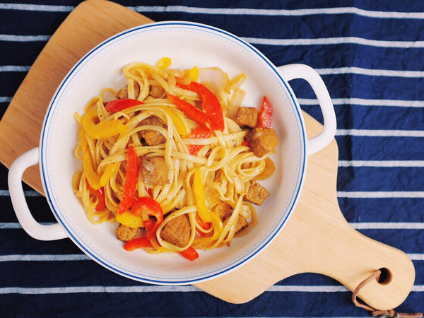 黑椒牛肉炒意面