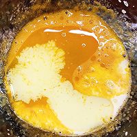 #年夜饭上桌啦#草莓巧克力杯子蛋糕的做法图解4