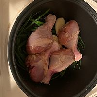 电饭锅版盐焗鸡腿#全电厨王料理挑战赛热力开战！#的做法图解4