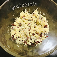 椰蓉蔓越莓 花环面包-附编花步骤 全家早餐的做法图解4