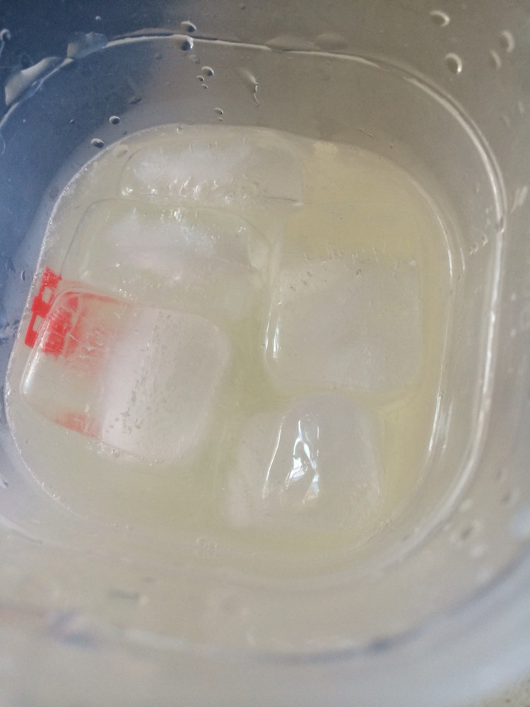 冰凉柠檬苏打水的做法