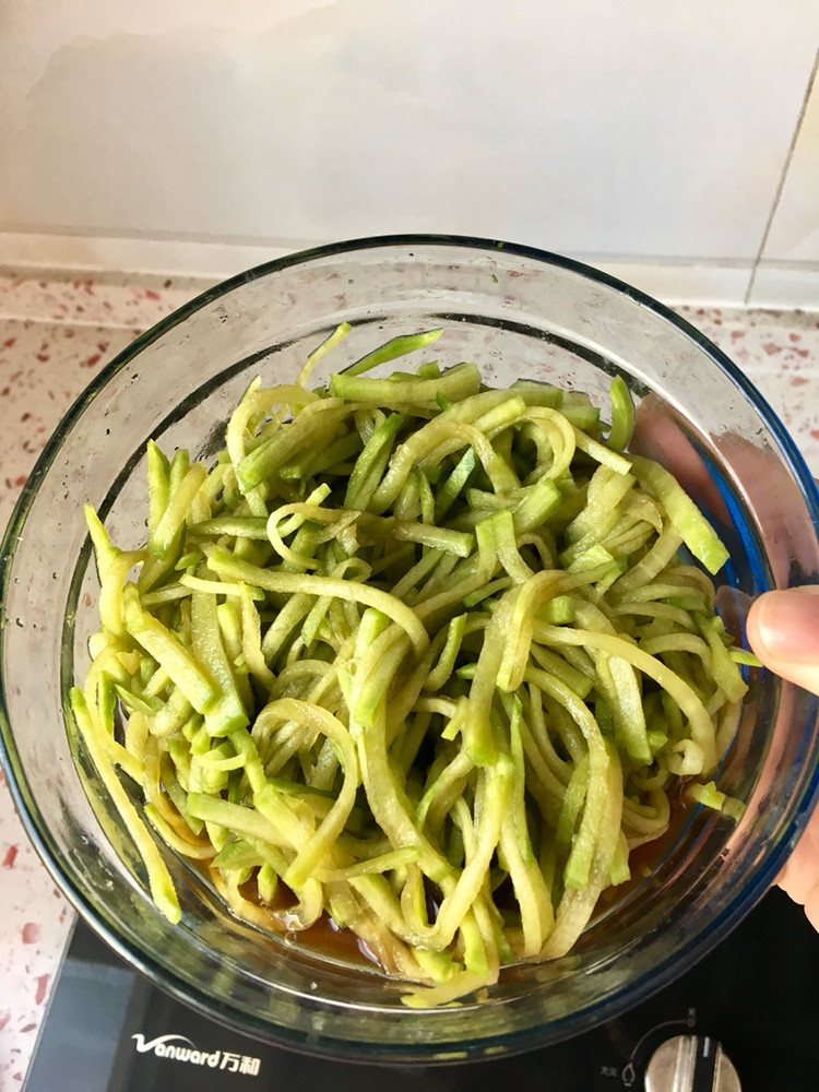 糖醋萝卜丝的做法