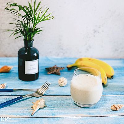 清热解火夏日饮品—香蕉奶昔