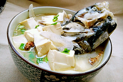 在家也能做奶白的鱼头豆腐汤