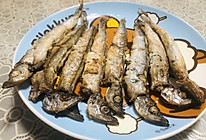 香煎多春鱼的做法