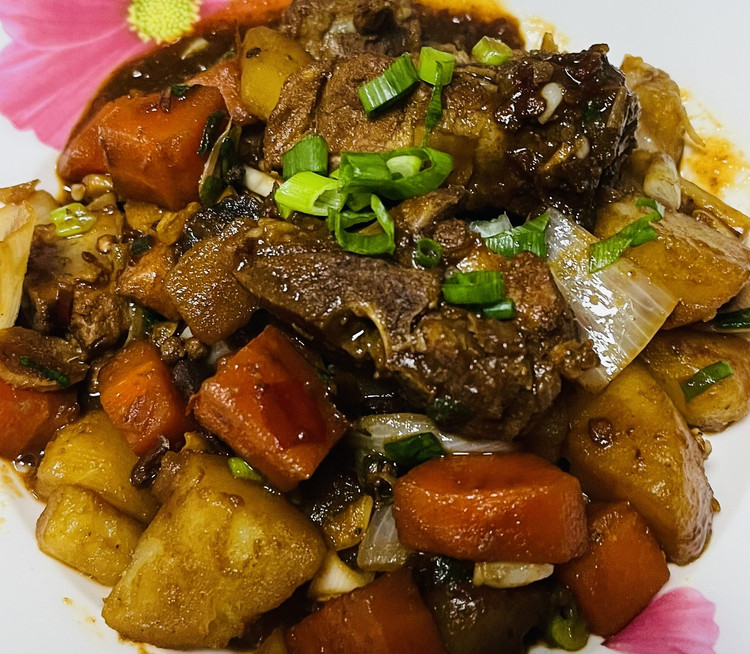 川香土豆胡萝卜炖排骨的做法