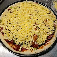 #奇妙烘焙屋#时蔬烤肠披萨的做法图解4