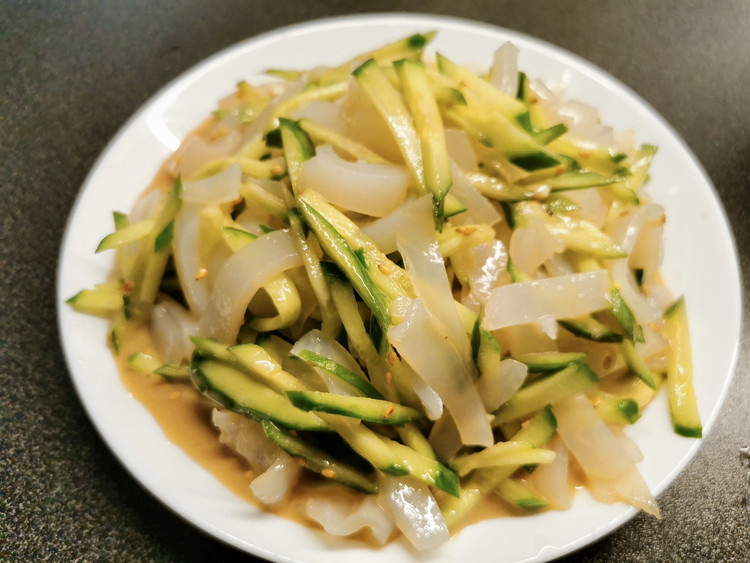 清凉一夏之拌凉皮儿的做法
